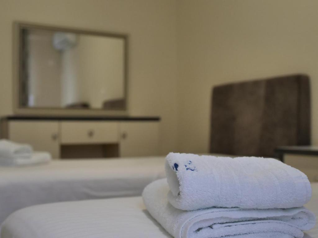 Himara Royal Hotel Экстерьер фото