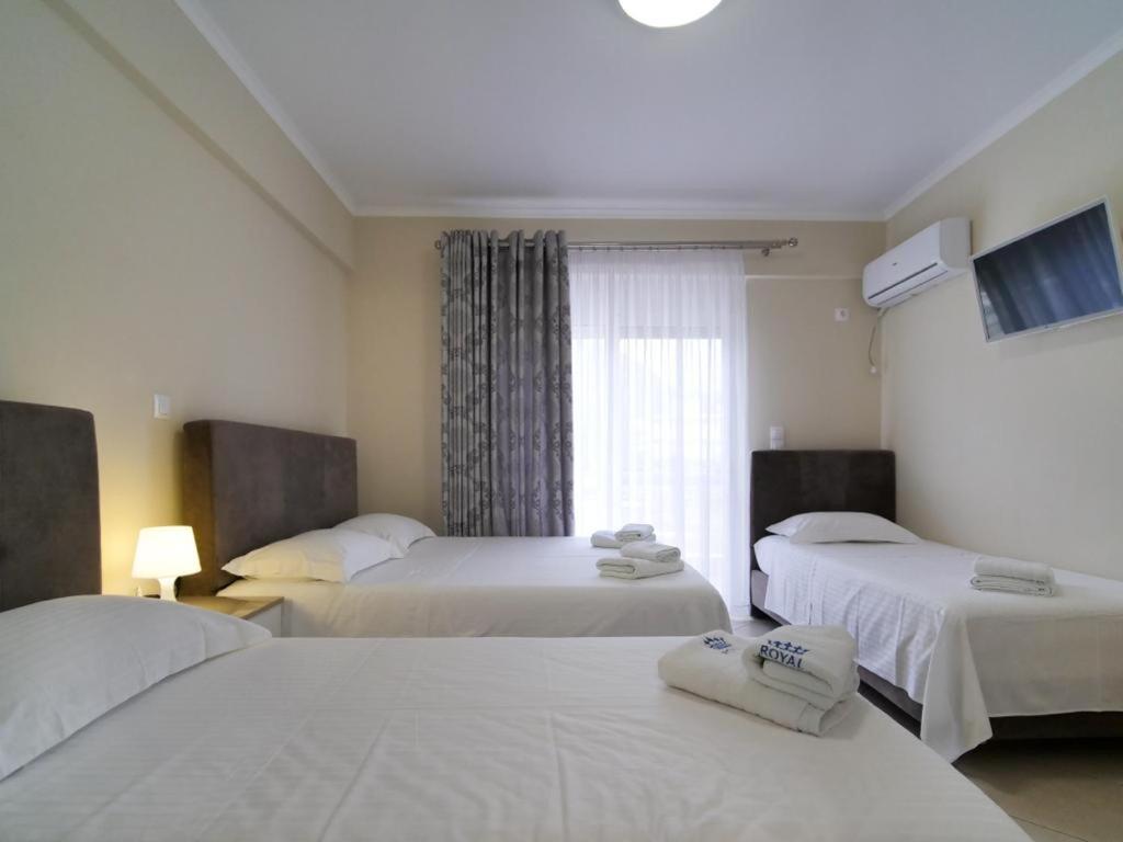 Himara Royal Hotel Экстерьер фото