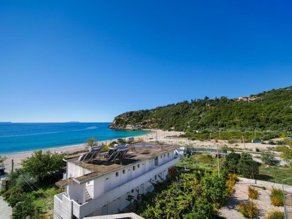 Himara Royal Hotel Экстерьер фото