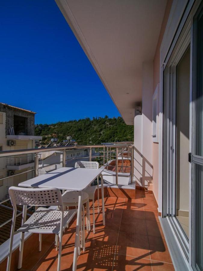 Himara Royal Hotel Экстерьер фото