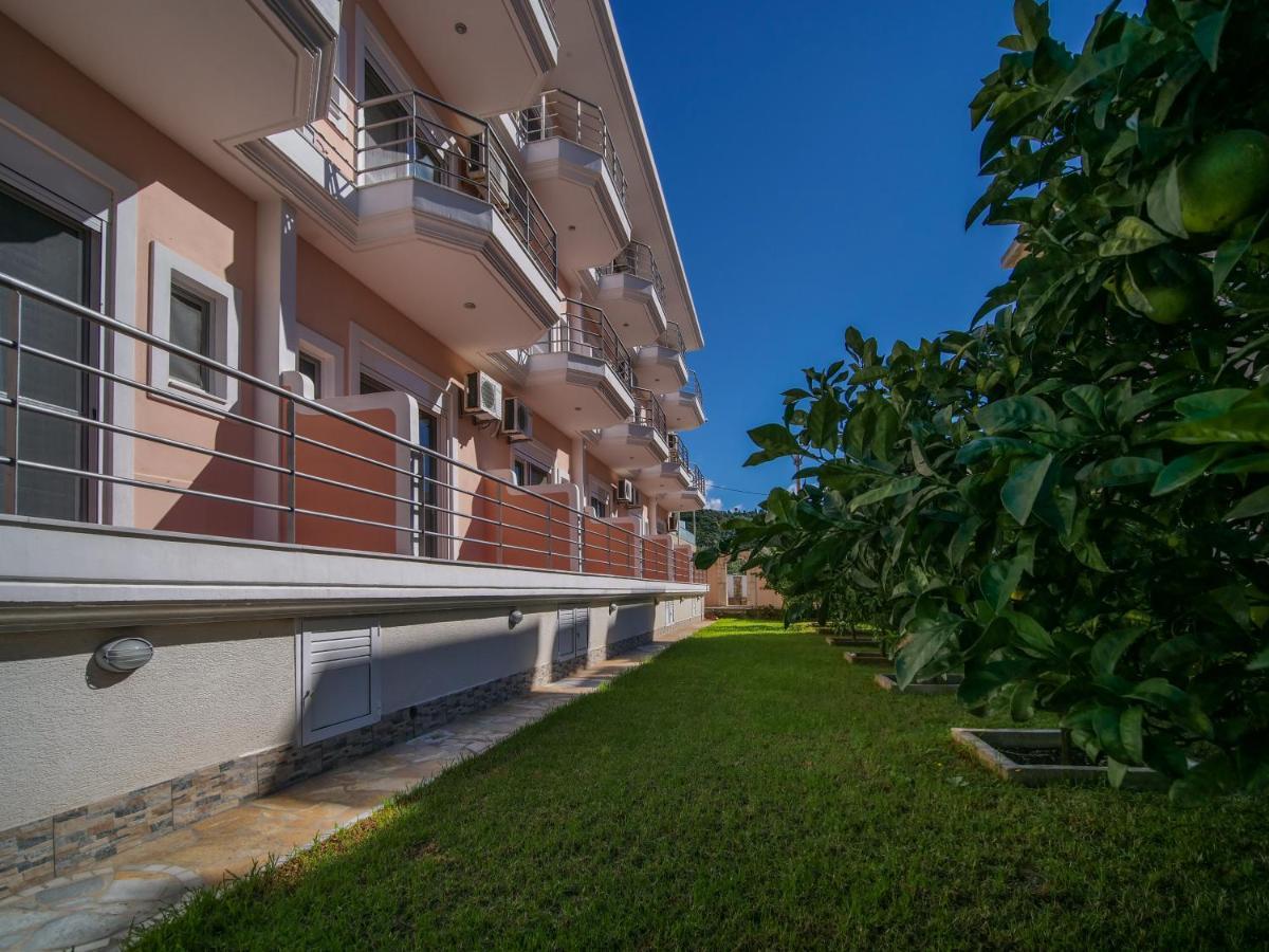Himara Royal Hotel Экстерьер фото