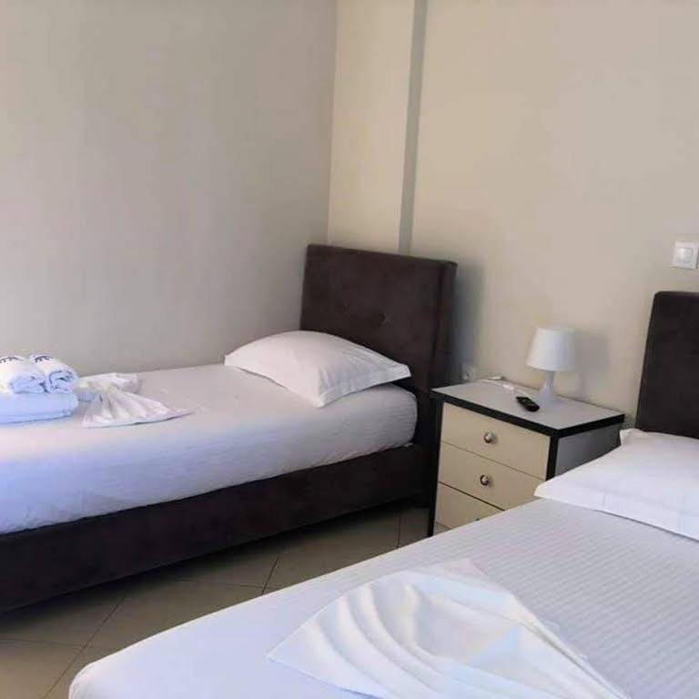 Himara Royal Hotel Экстерьер фото