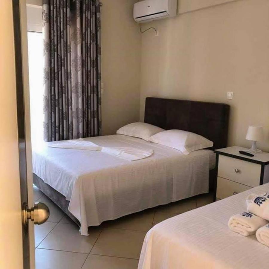 Himara Royal Hotel Экстерьер фото