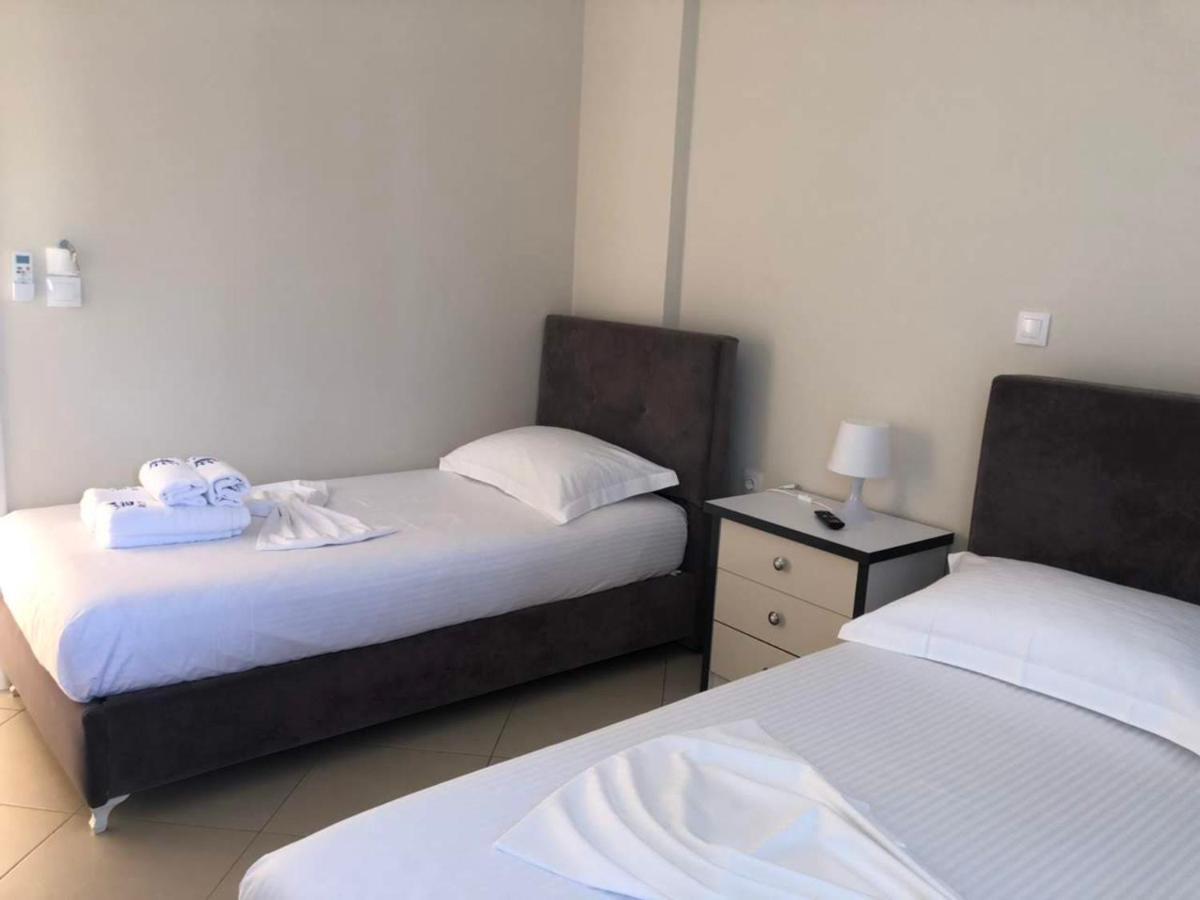Himara Royal Hotel Экстерьер фото